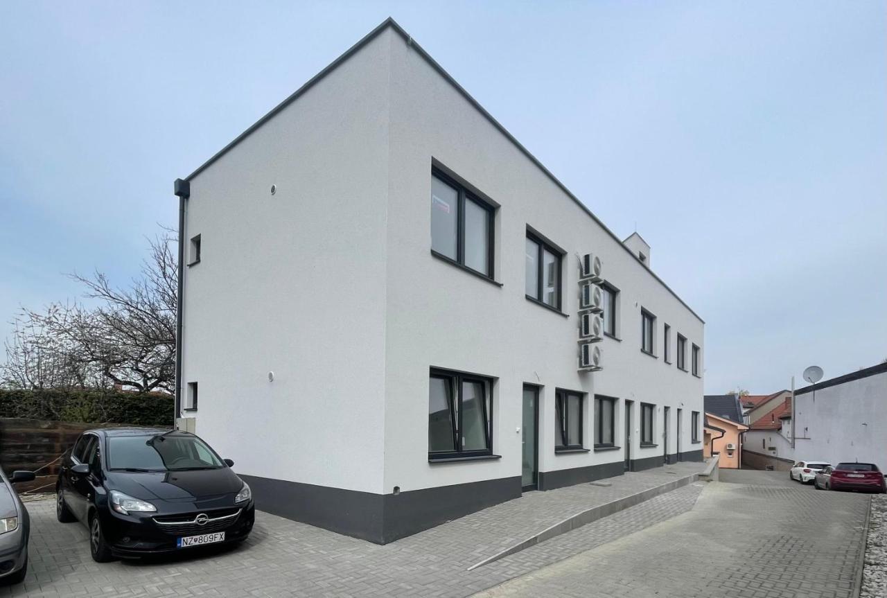Mg Apartments Sturovo Exterior photo